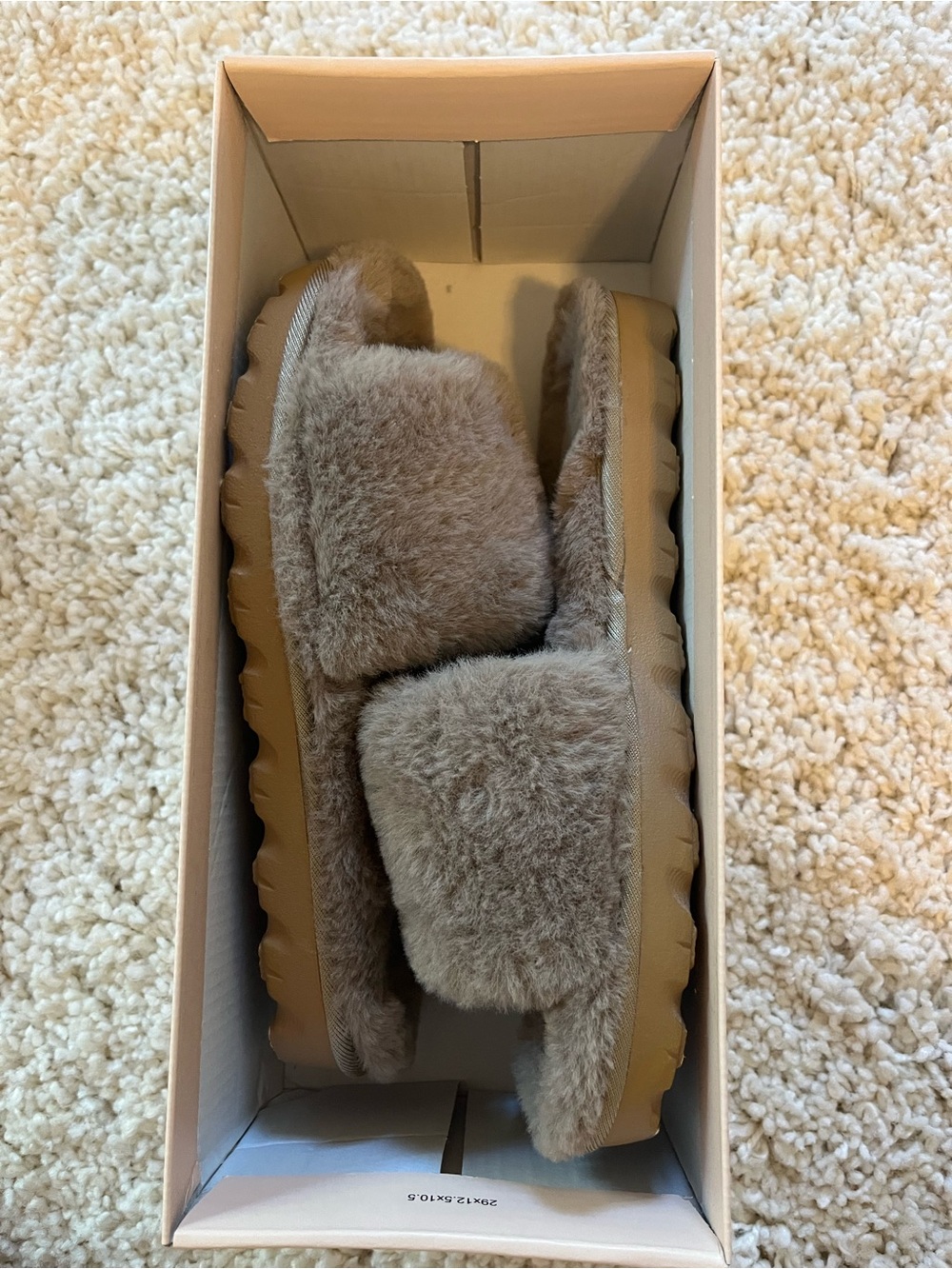 CHINESE LAUNDRY Cozy Furry Slide on Slippers/Sandals